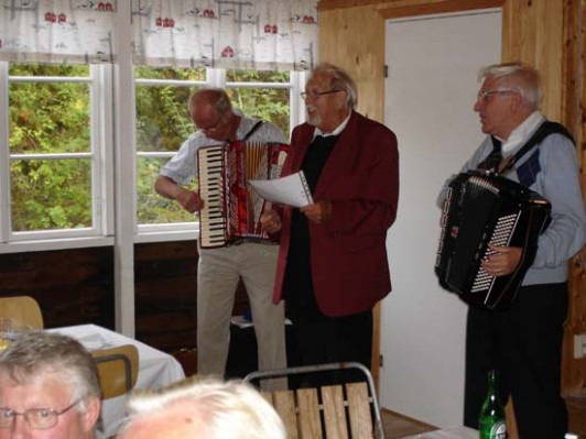 Efter mötet bjöds sång och musik